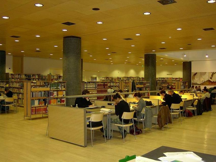 Sala di pubblica lettura piano interrato