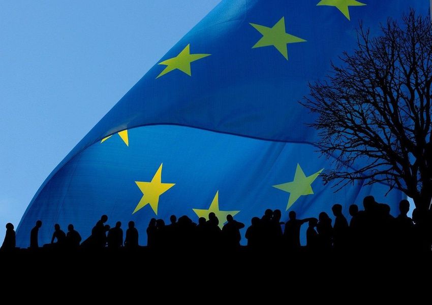 bandiera dell'Unione Europea bandiera dell'Unione Europea